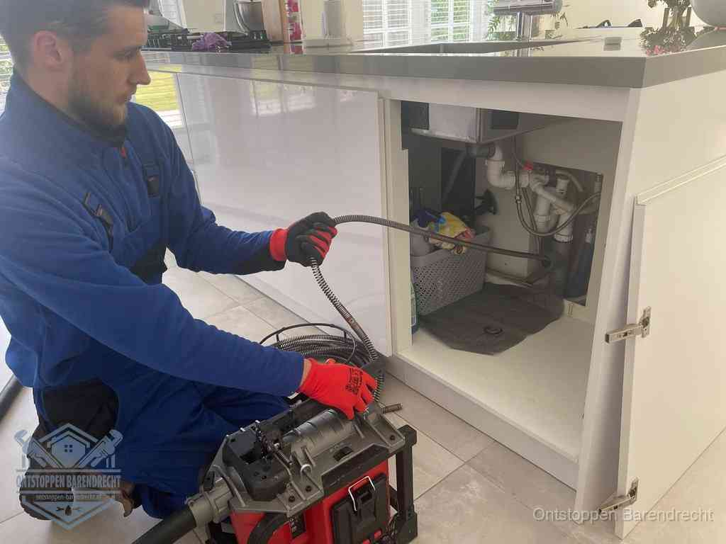 Riool ontstoppen ontstoppingsveer in Barendrecht